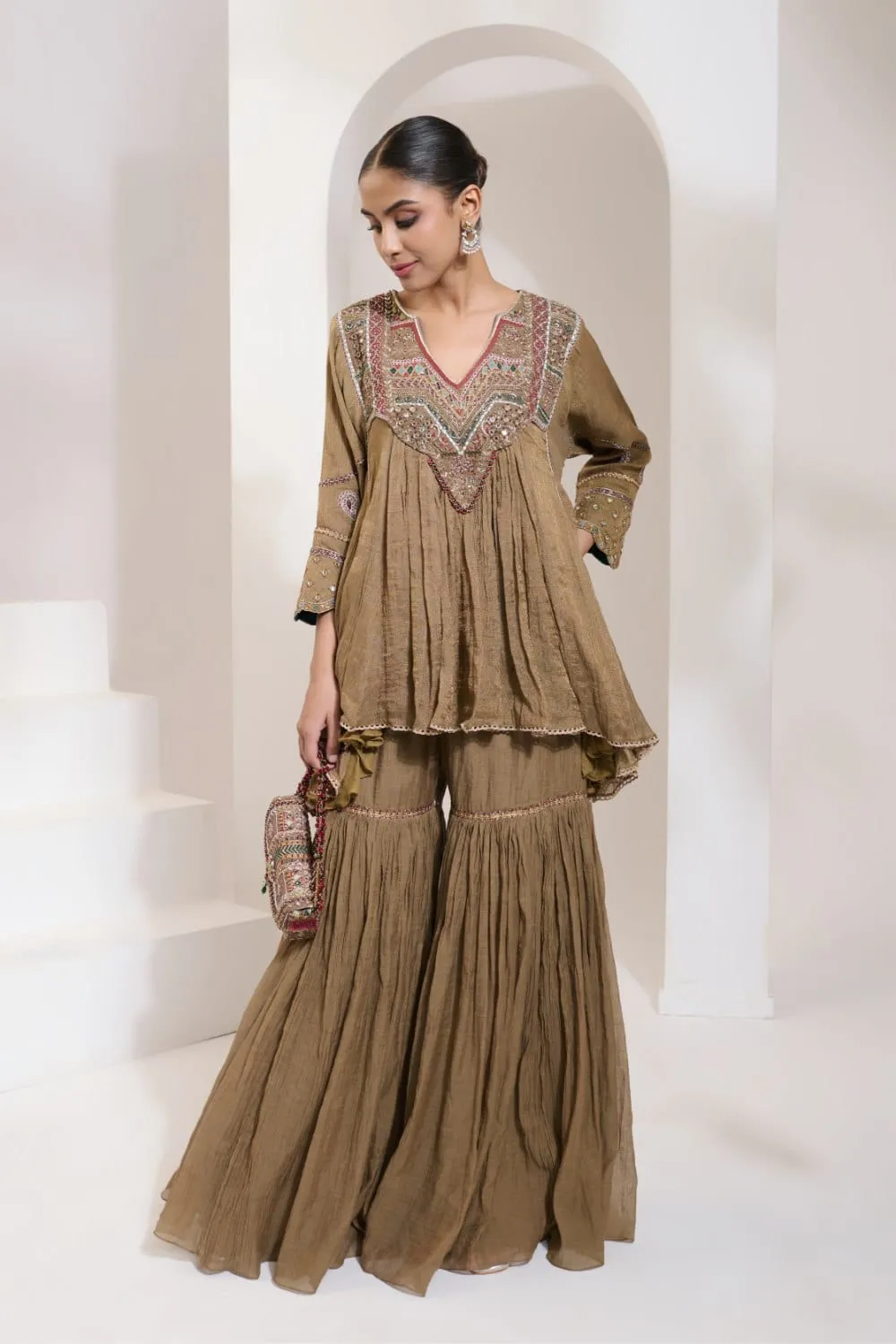 Aafra Short Choga SetAntique Gold